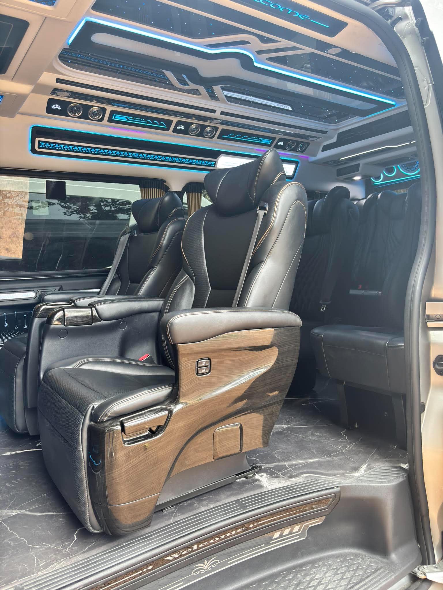 VIP leather captain seats